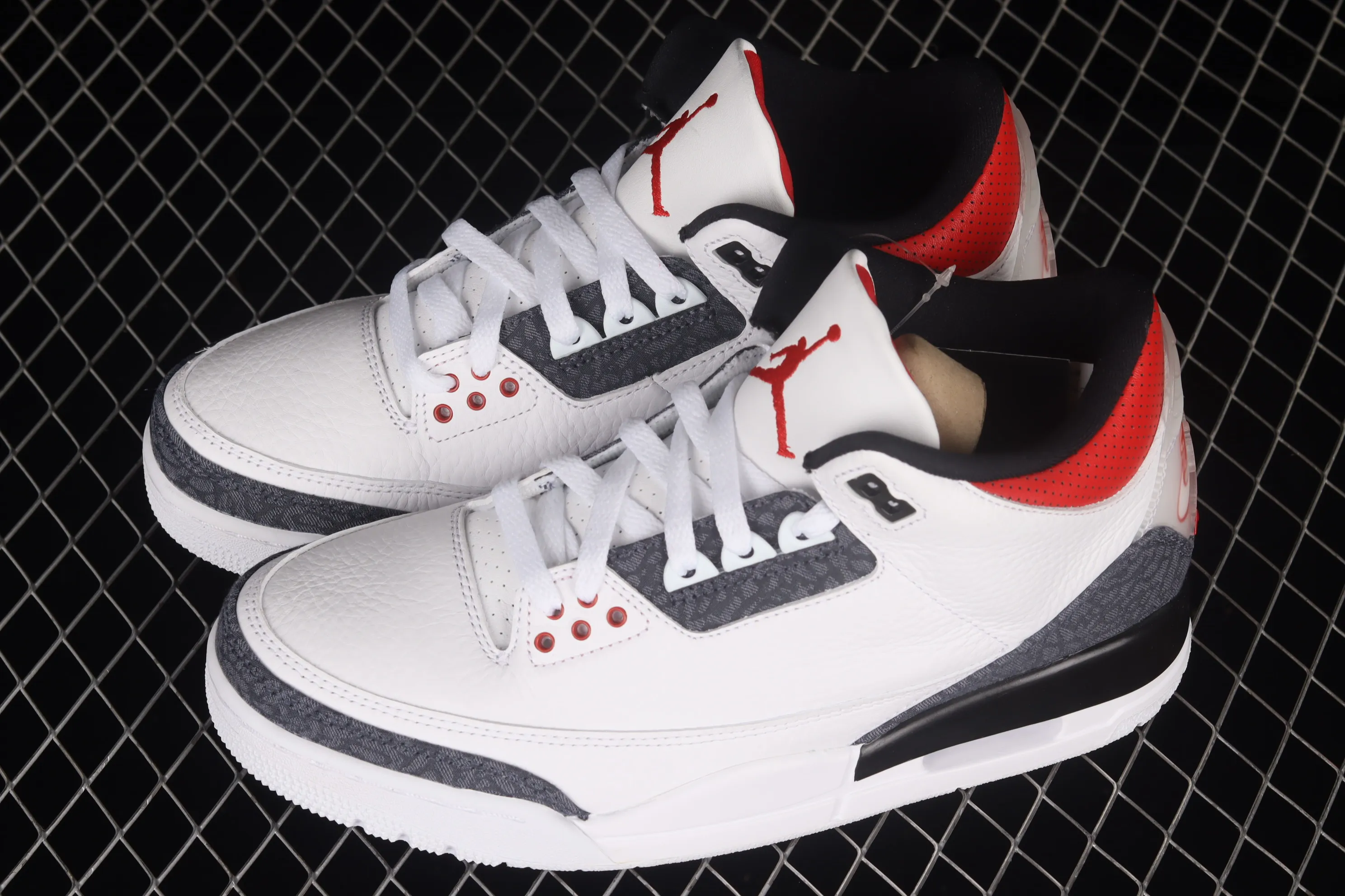 All categories Air Jordan Jordan series basketball shoes Air Jordan 3 foreign trade version Air Jordan 3 Retro SE-T AJ3 Jordan 3 denim new flame red CZ6433-100